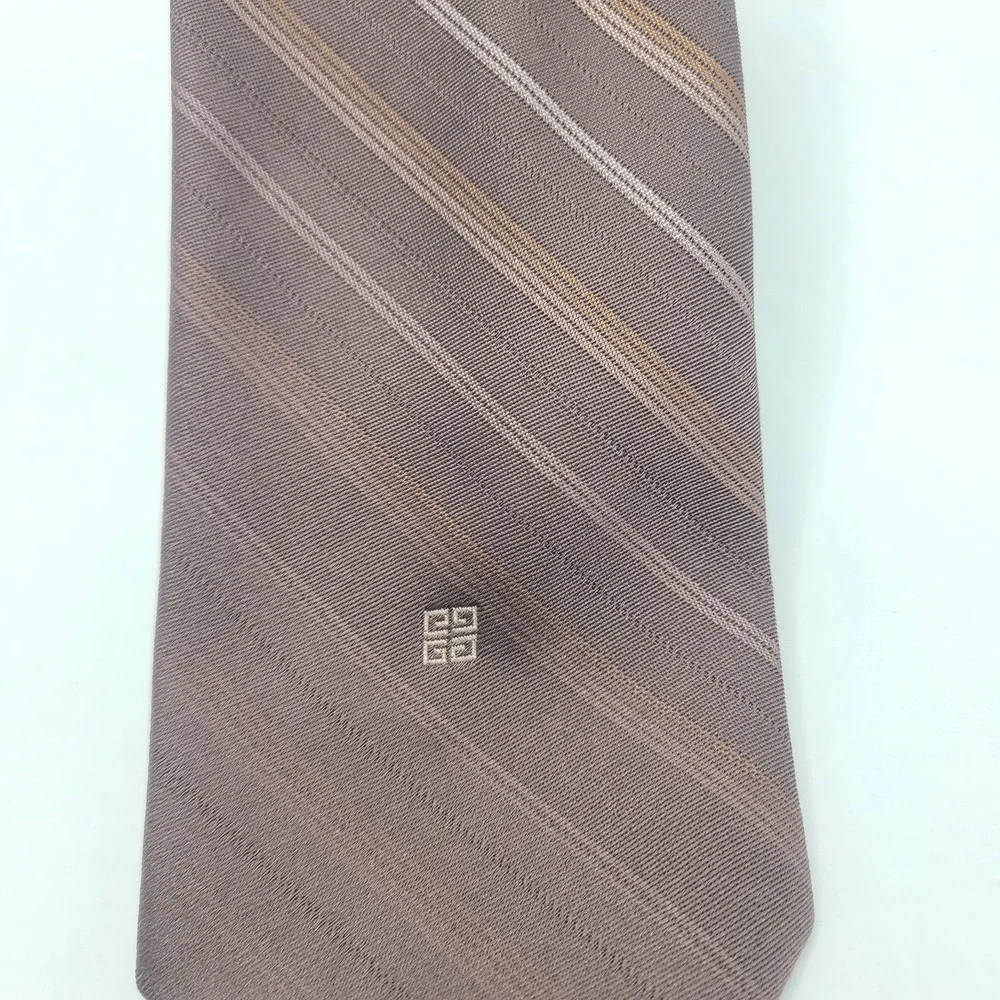 Givenchy vtg gentleman